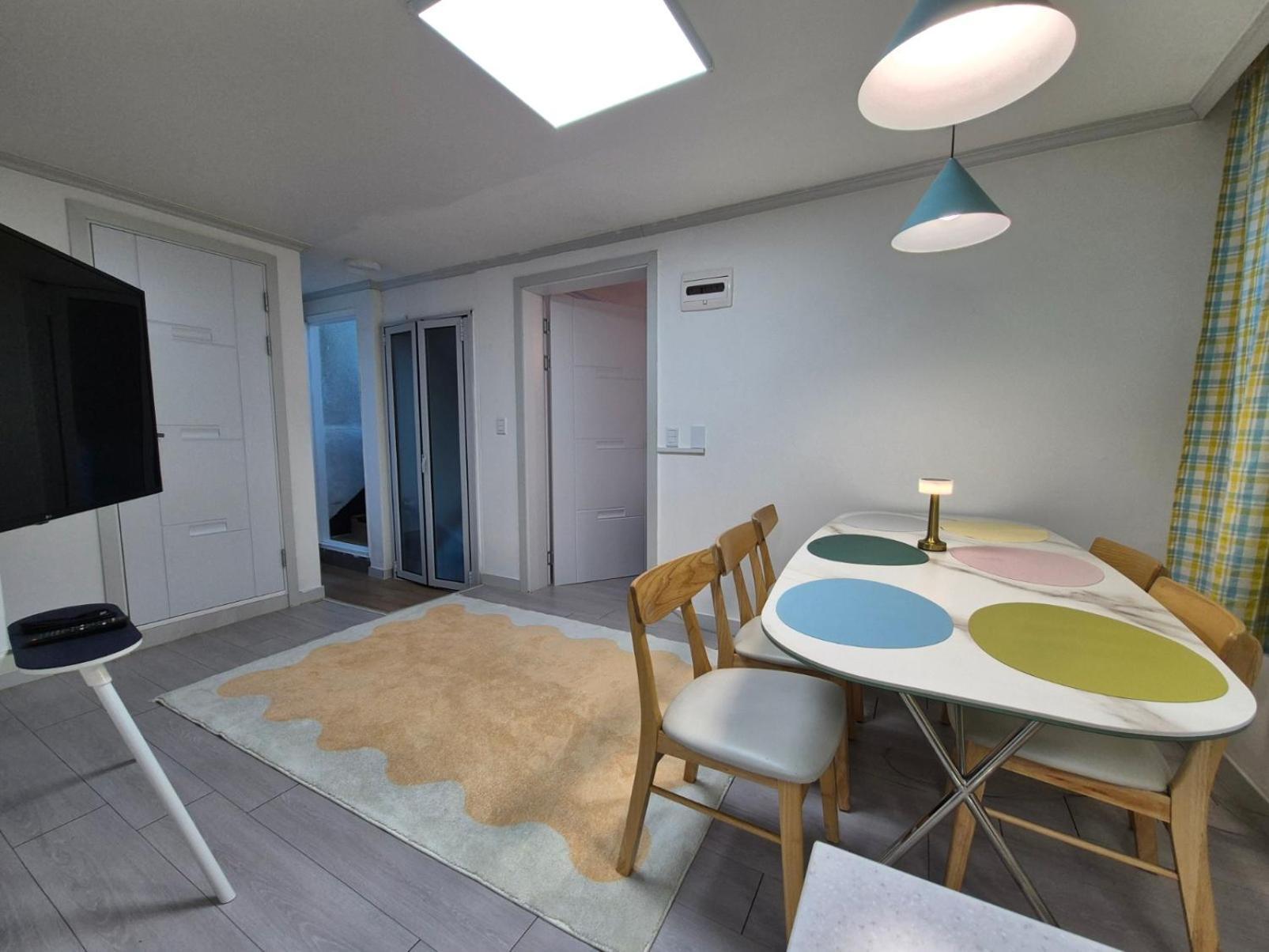 Apartment Seonja House